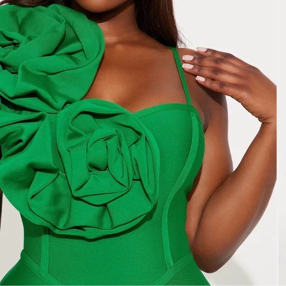 Fashion Nova Green Midi Dress - Picture 2 of 3